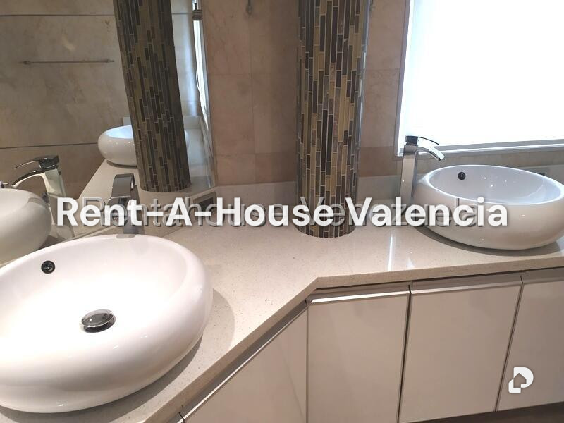 Casa en Guataparo, Valencia – 39