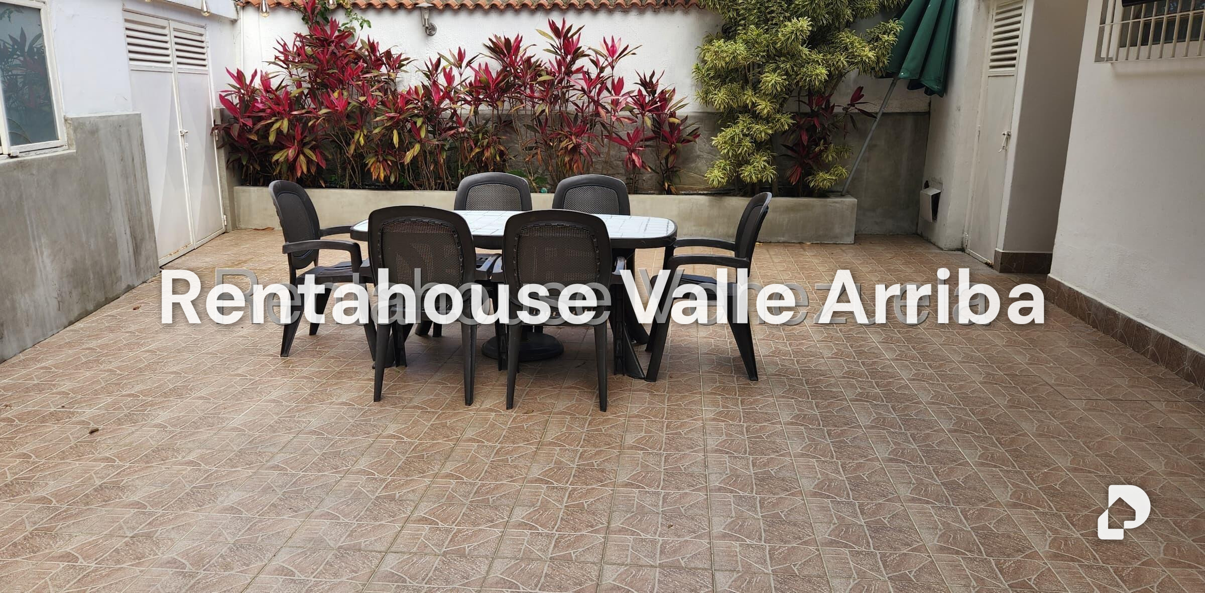 Casa en Alto Prado, Caracas – 23