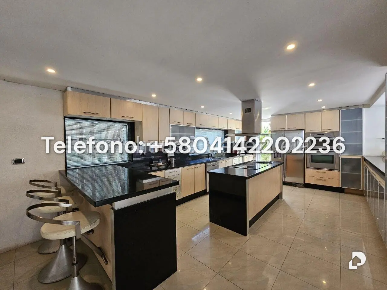 Casa en Lomas de La Lagunita, Caracas – 37