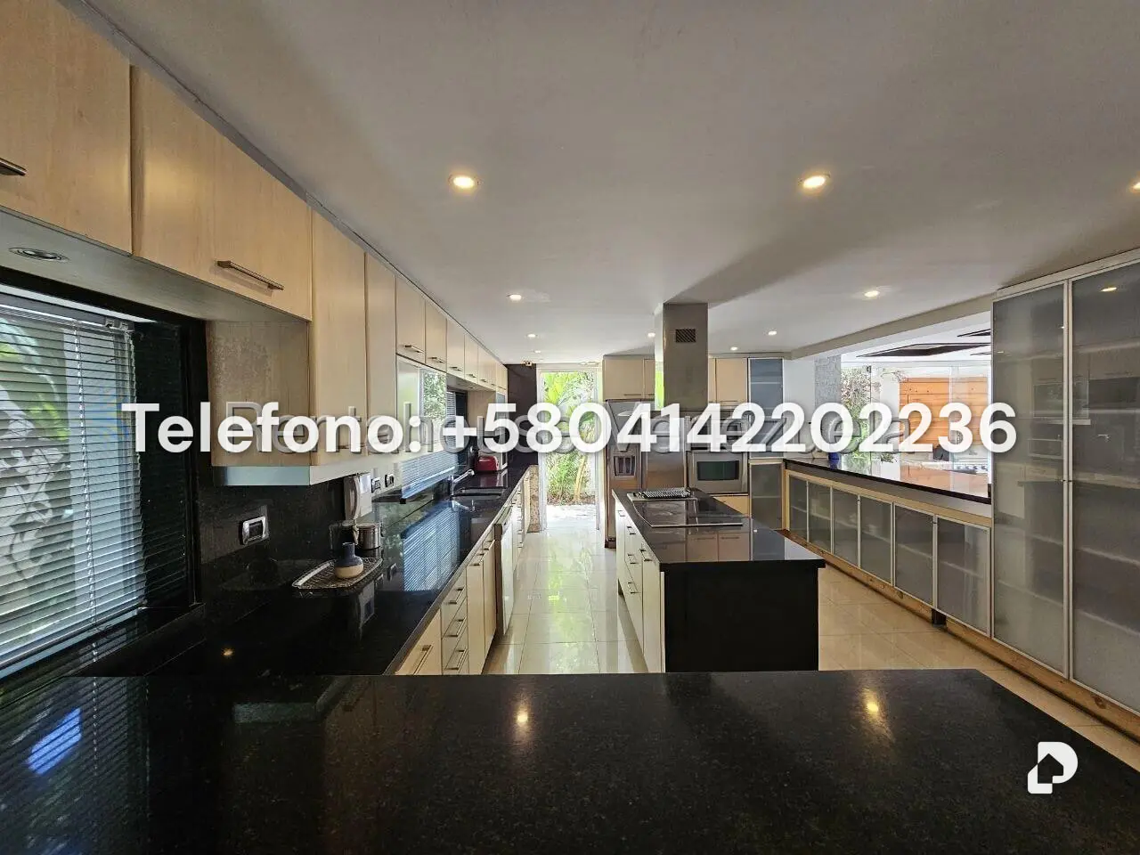 Casa en Lomas de La Lagunita, Caracas – 38