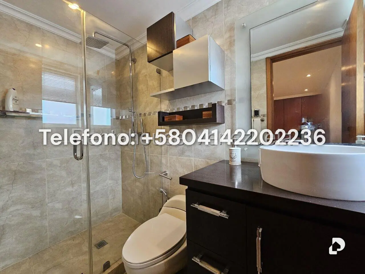 Casa en Lomas de La Lagunita, Caracas – 61