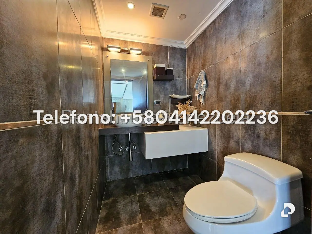 Casa en Lomas de La Lagunita, Caracas – 24
