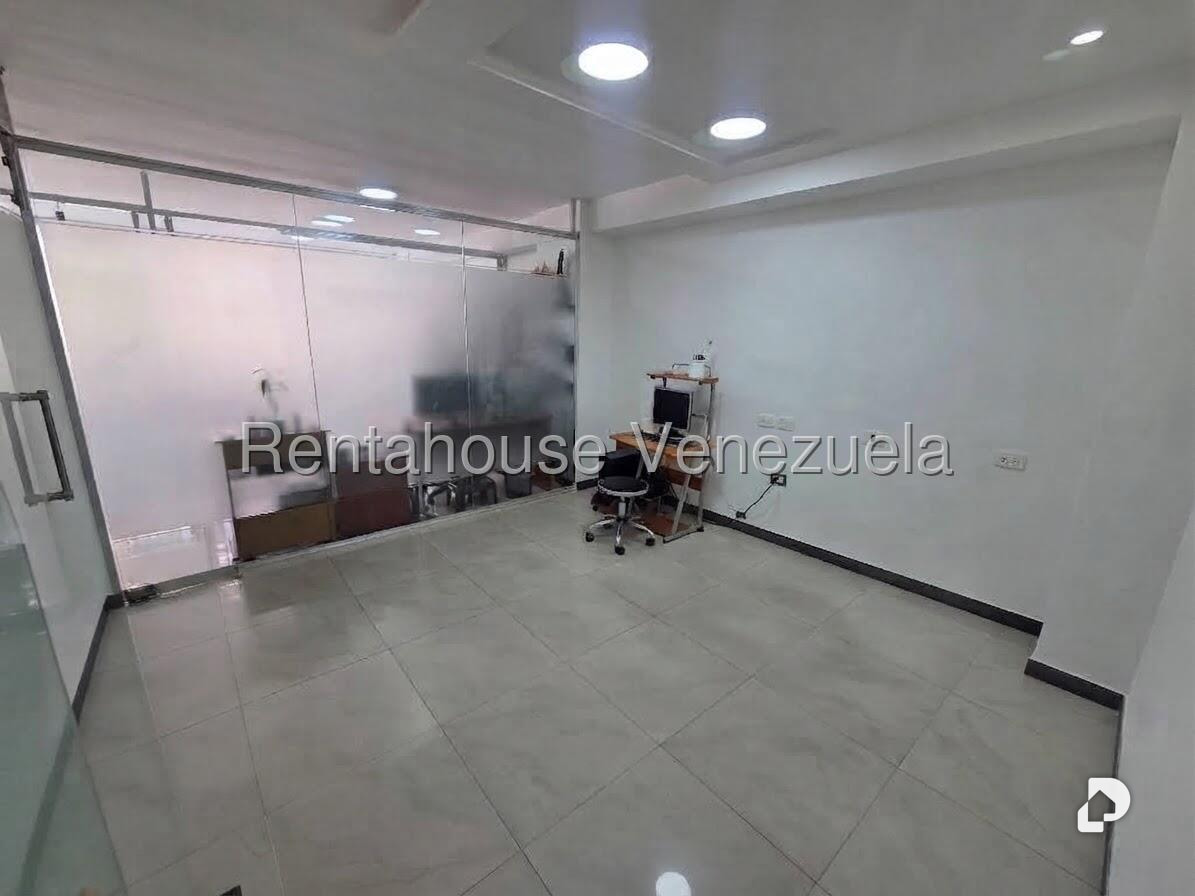 Oficina en Parroquia La Candelaria, Caracas – 27