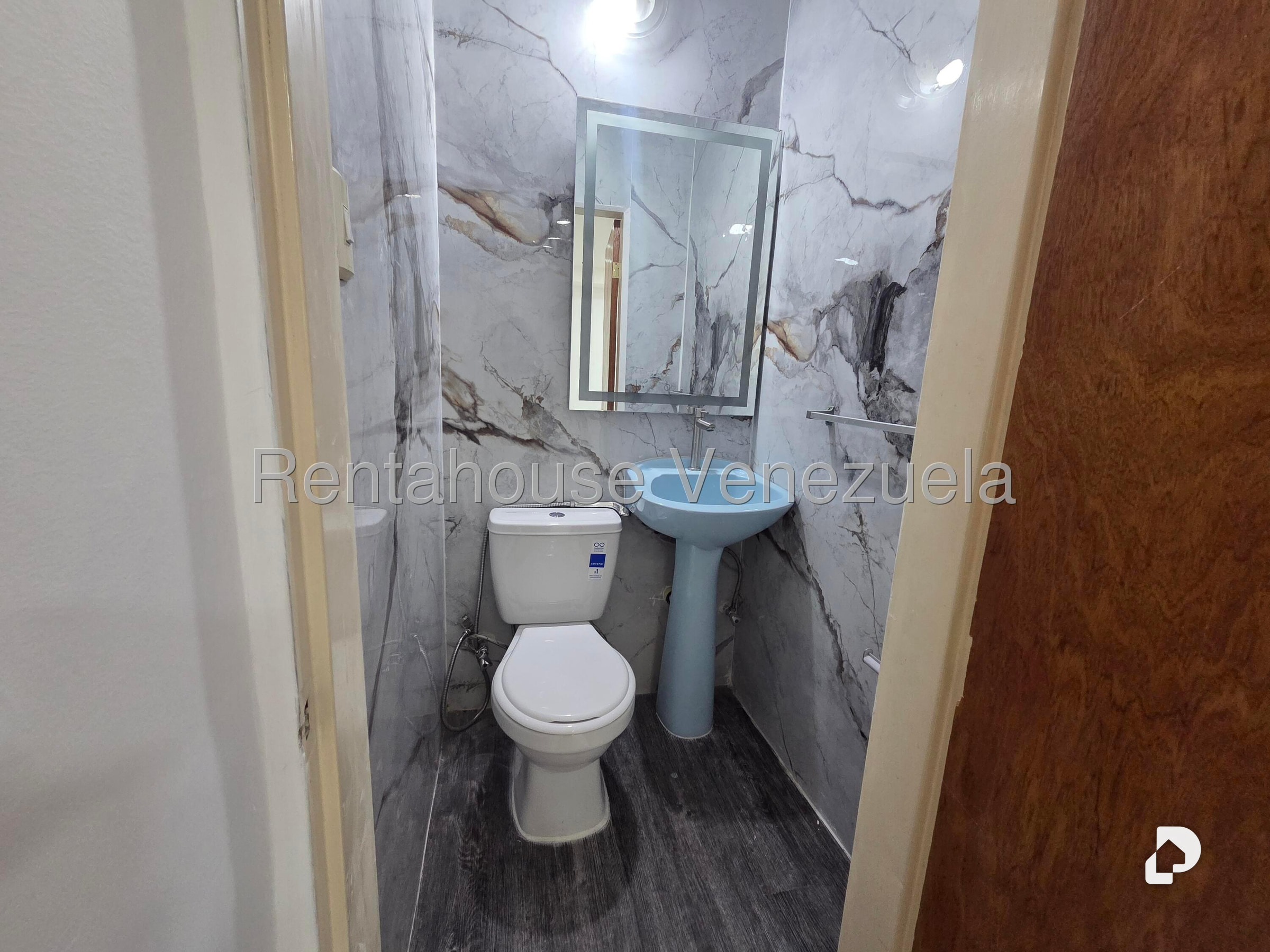 Oficina en Parroquia La Candelaria, Caracas – 29