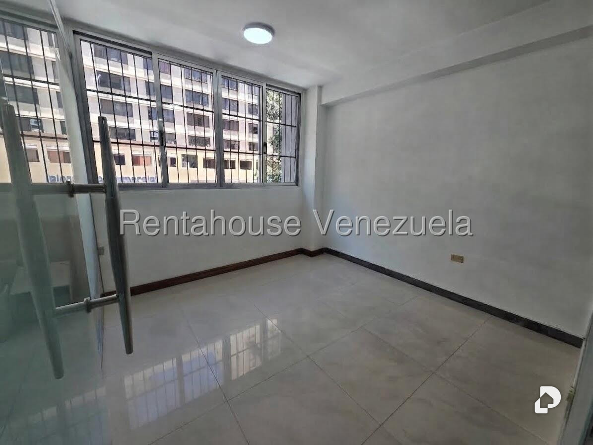 Oficina en Parroquia La Candelaria, Caracas – 22