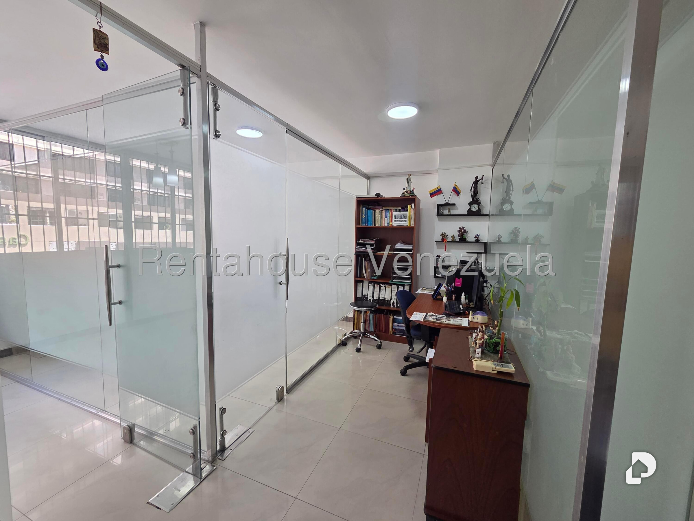 Oficina en Parroquia La Candelaria, Caracas – 14