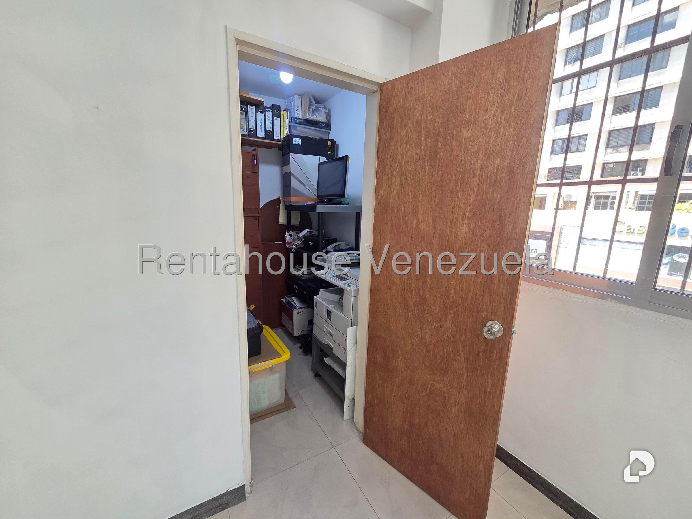 Oficina en Parroquia La Candelaria, Caracas – 18