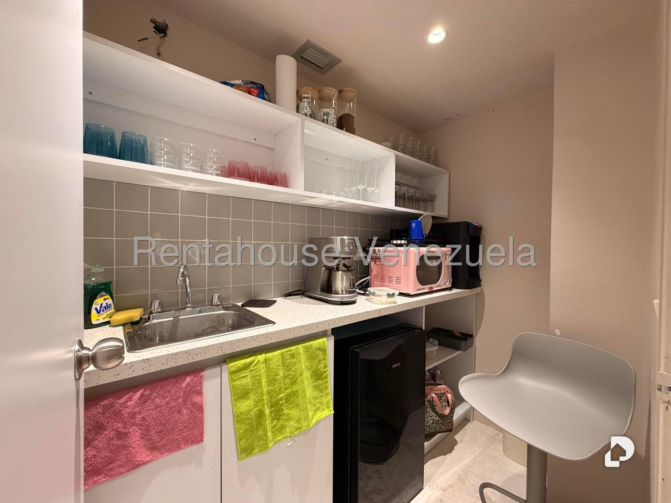 Local comercial en Las Mercedes, Caracas – 12