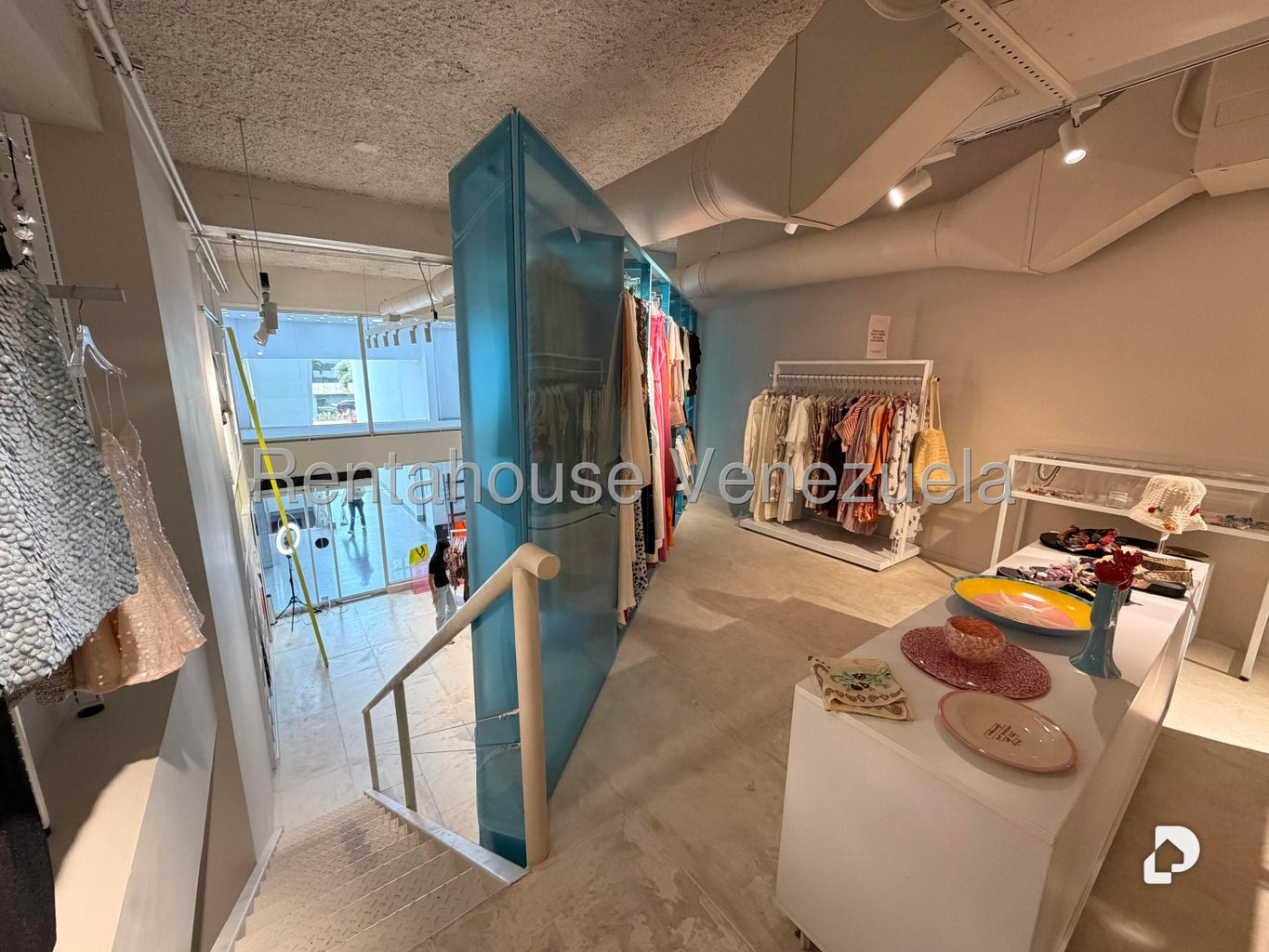 Local comercial en Las Mercedes, Caracas – 30