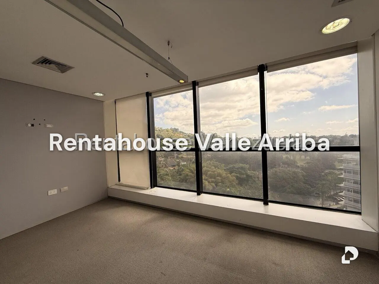 Local comercial en La Lagunita Country Club, Caracas – 19