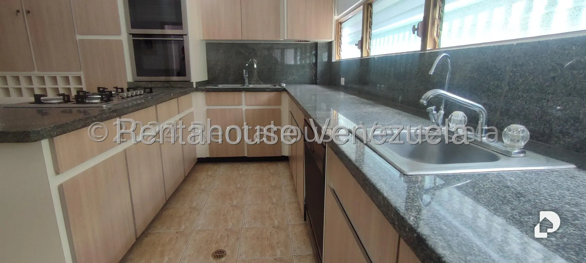 Townhouse in Los Naranjos (del Cafetal), Caracas – 7