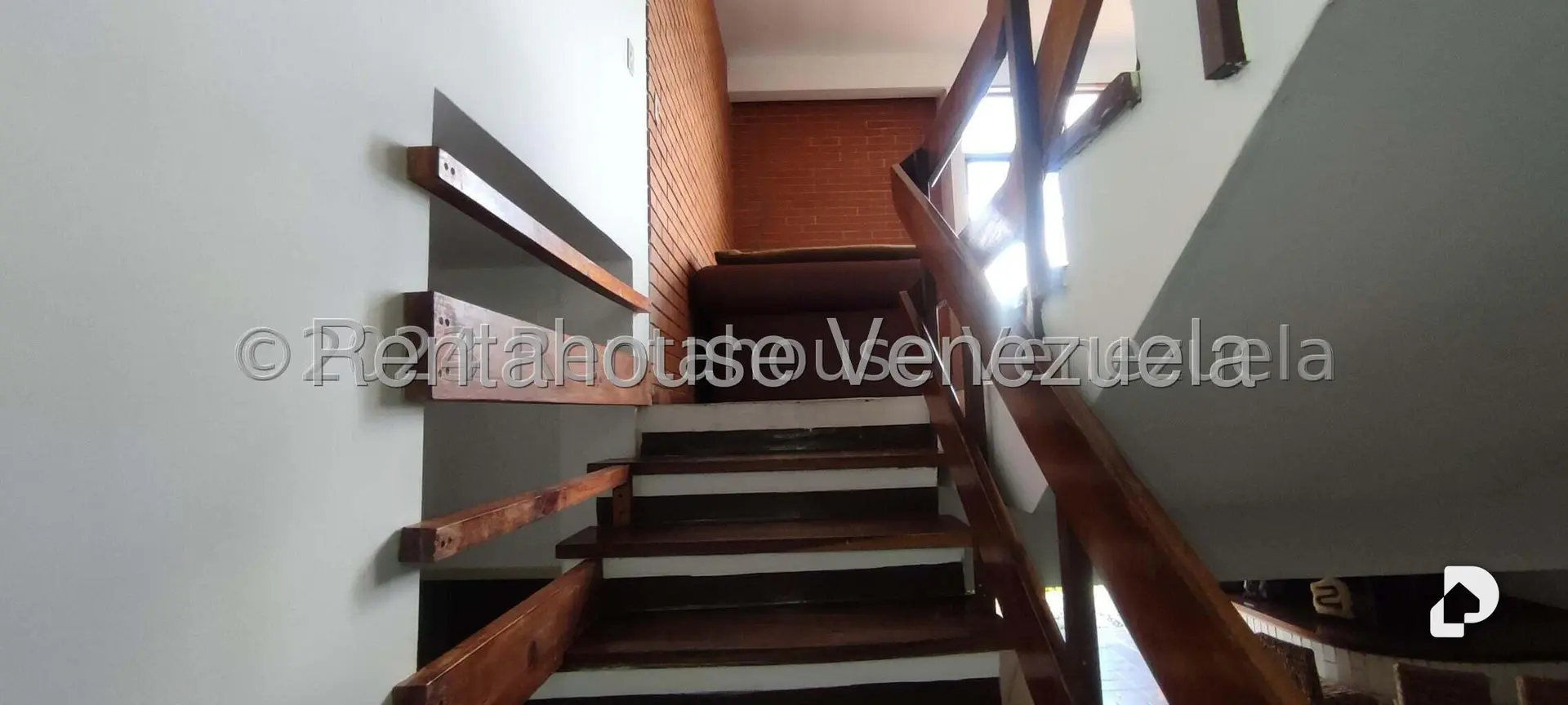 Townhouse in Los Naranjos (del Cafetal), Caracas – 10