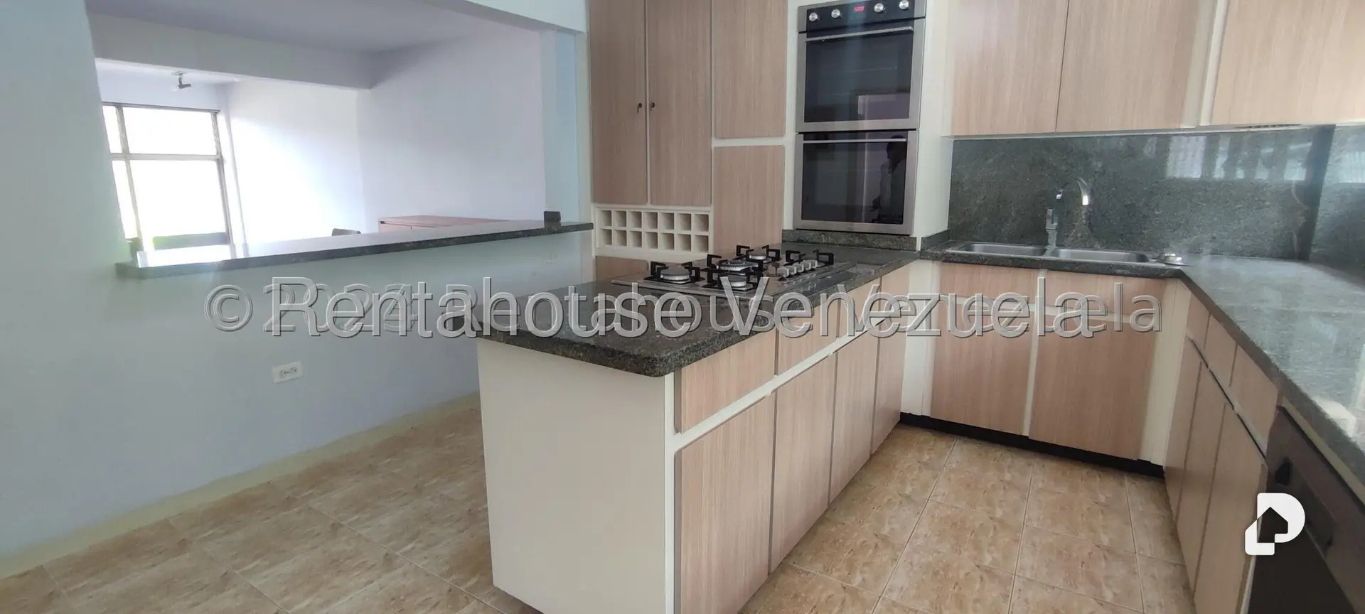 Townhouse in Los Naranjos (del Cafetal), Caracas – 3
