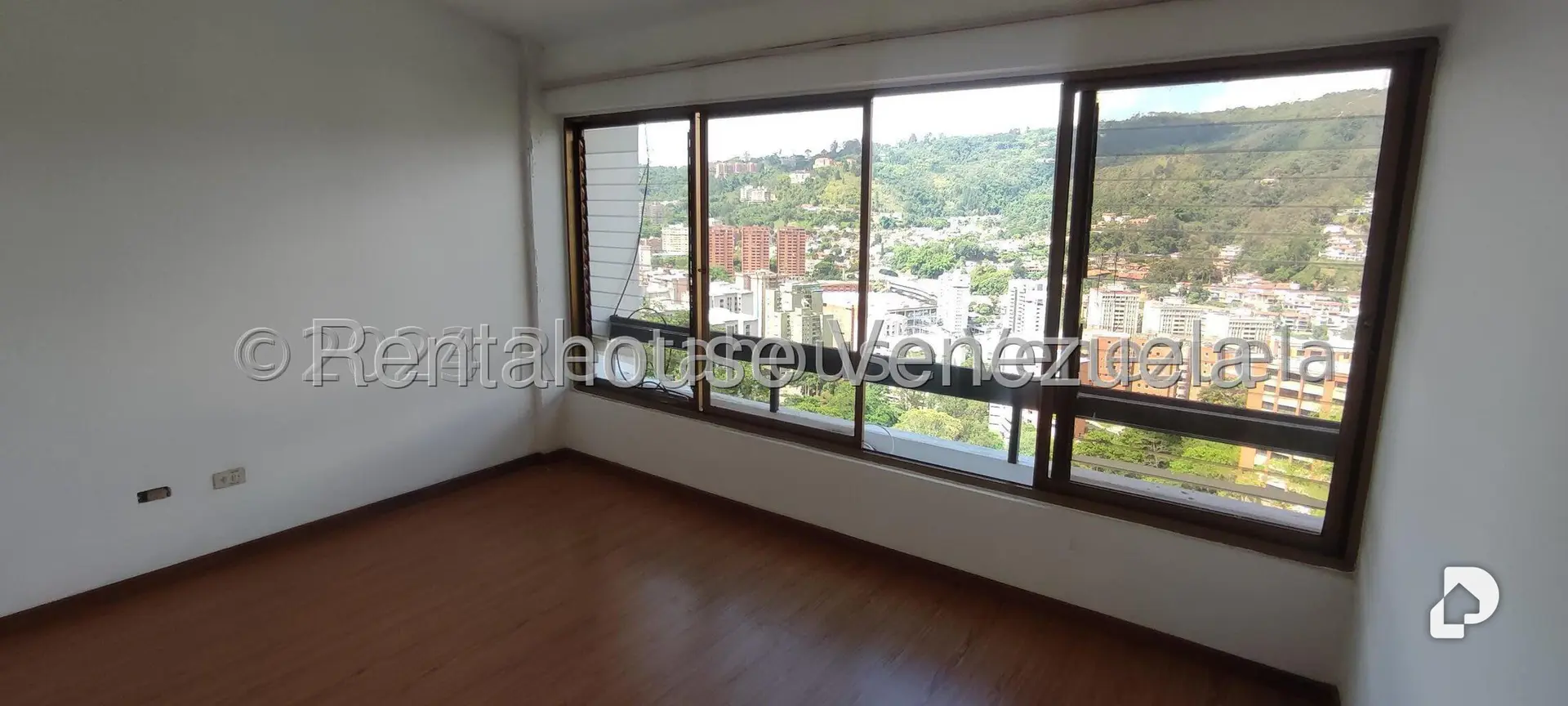 Townhouse in Los Naranjos (del Cafetal), Caracas – 14