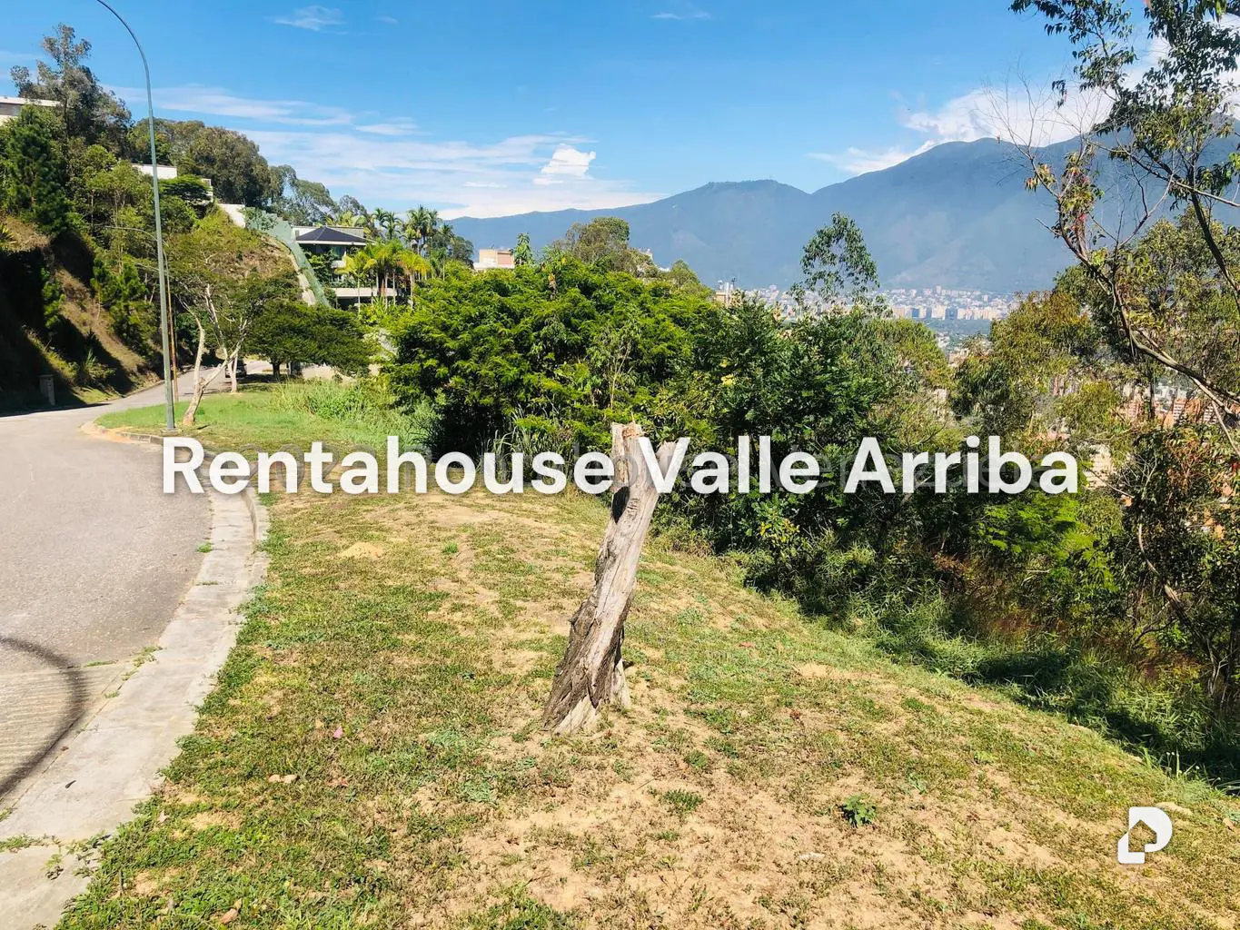Terreno en Los Naranjos (del Cafetal), Caracas – 14