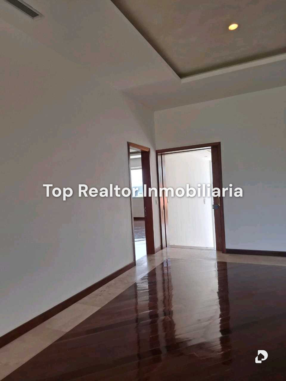Casa en La Lagunita, Caracas – 19