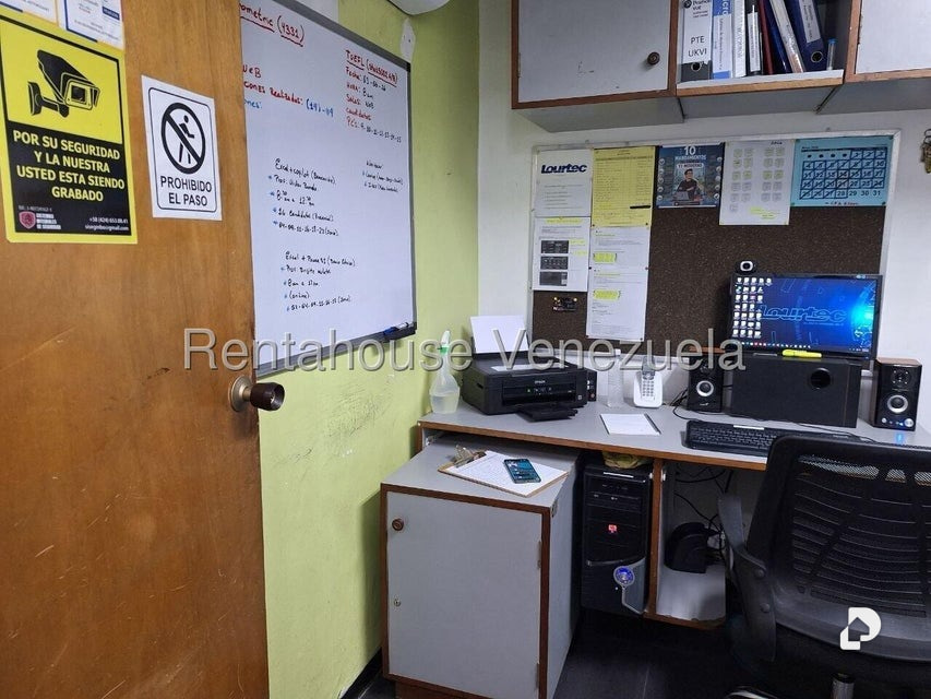 Office in El Rosal, Caracas – 8