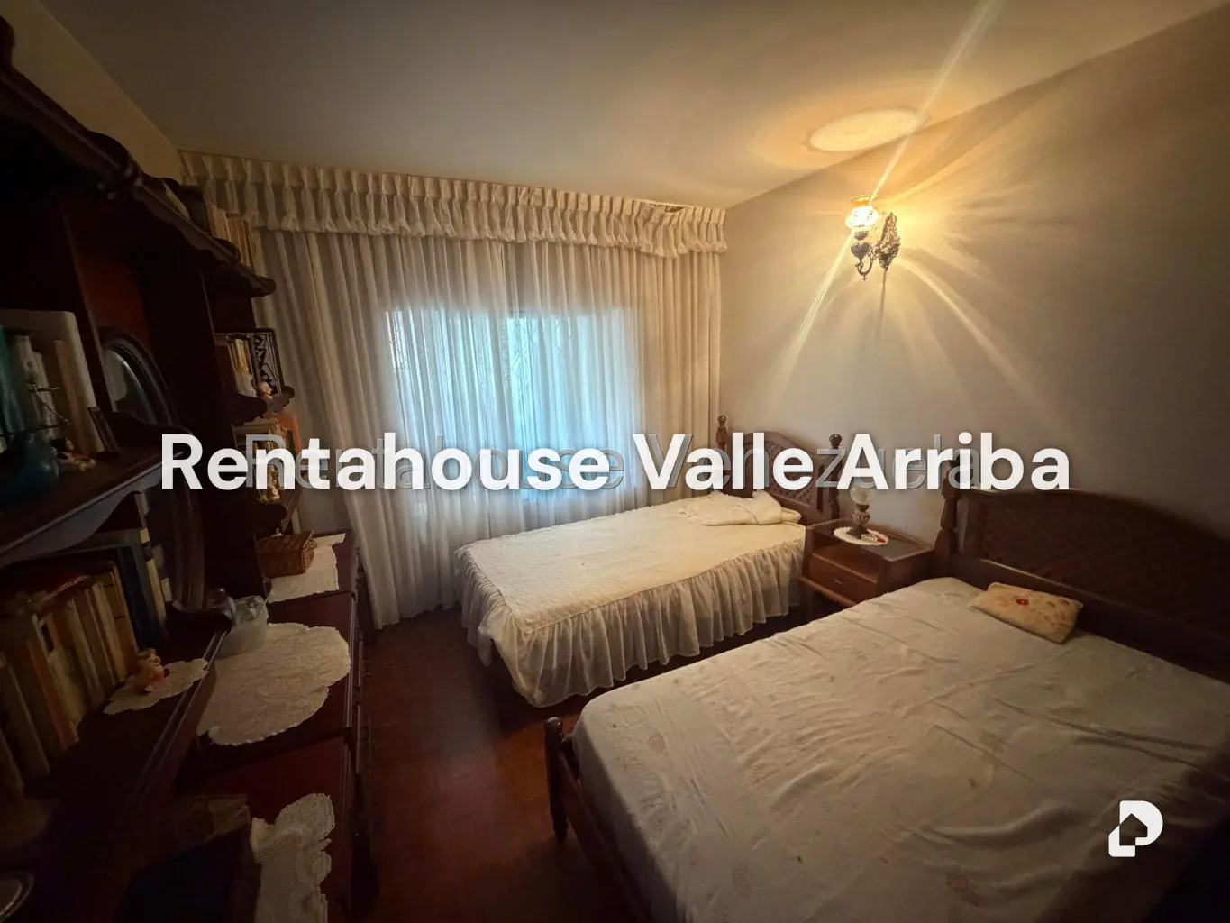 Casa en Lomas de La Lagunita, Caracas – 13