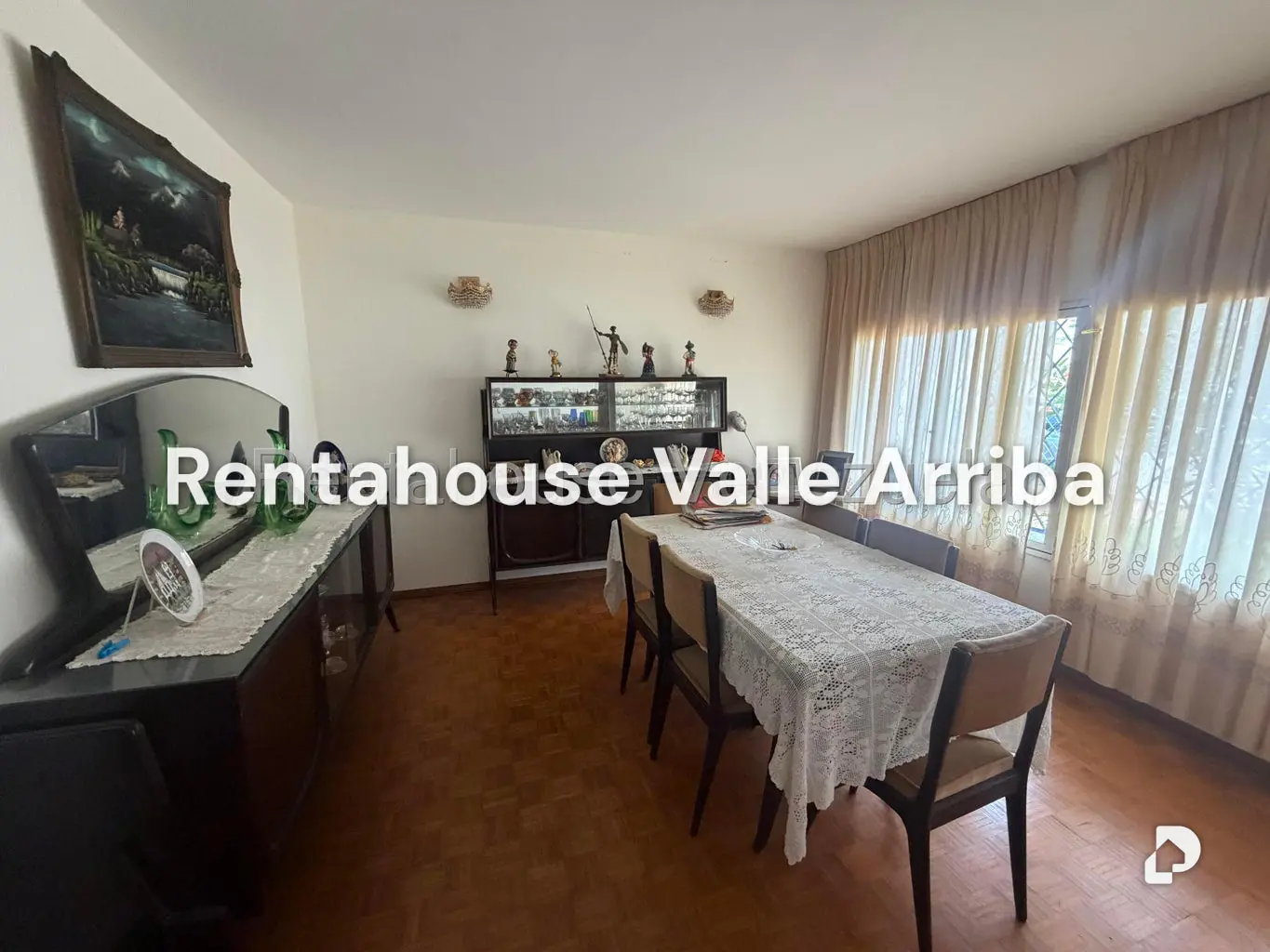 Casa en Lomas de La Lagunita, Caracas – 26