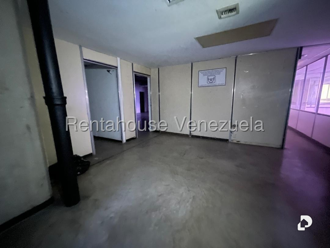 Local comercial en El Valle, Caracas – 15