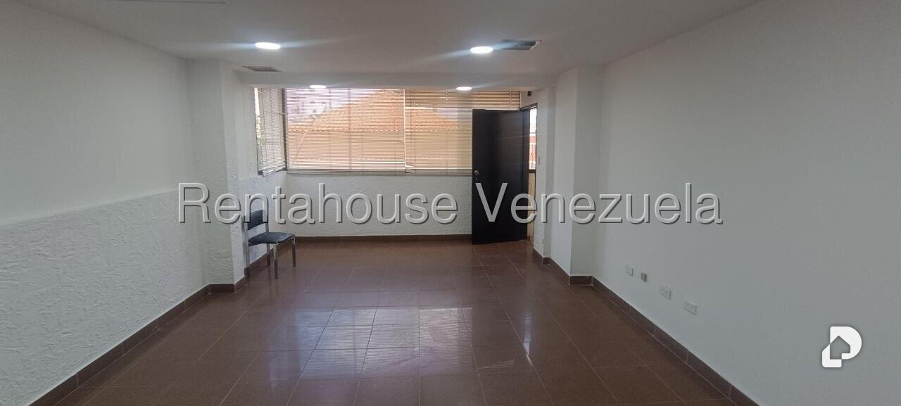 Edificio en Chacao, Caracas – 16