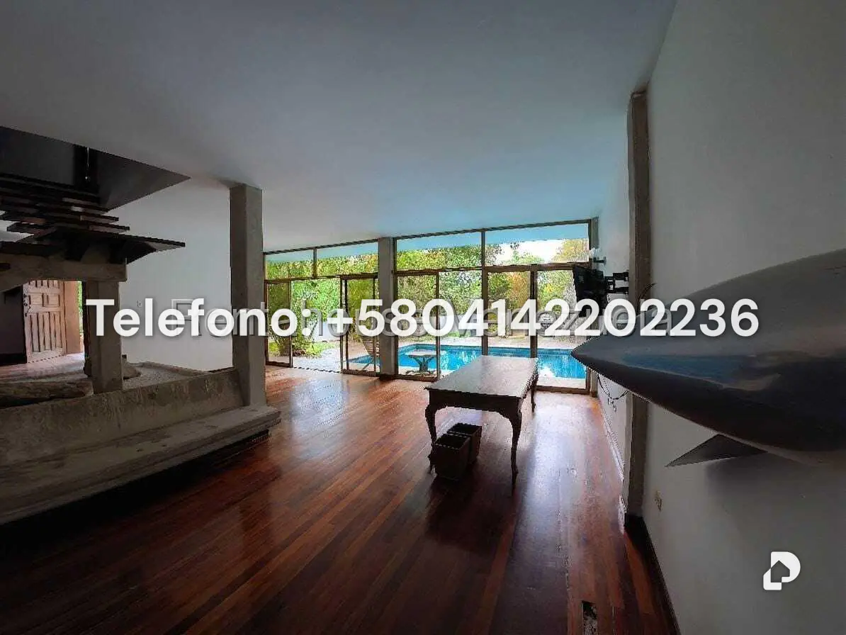 Casa en Oripoto, Caracas – 25