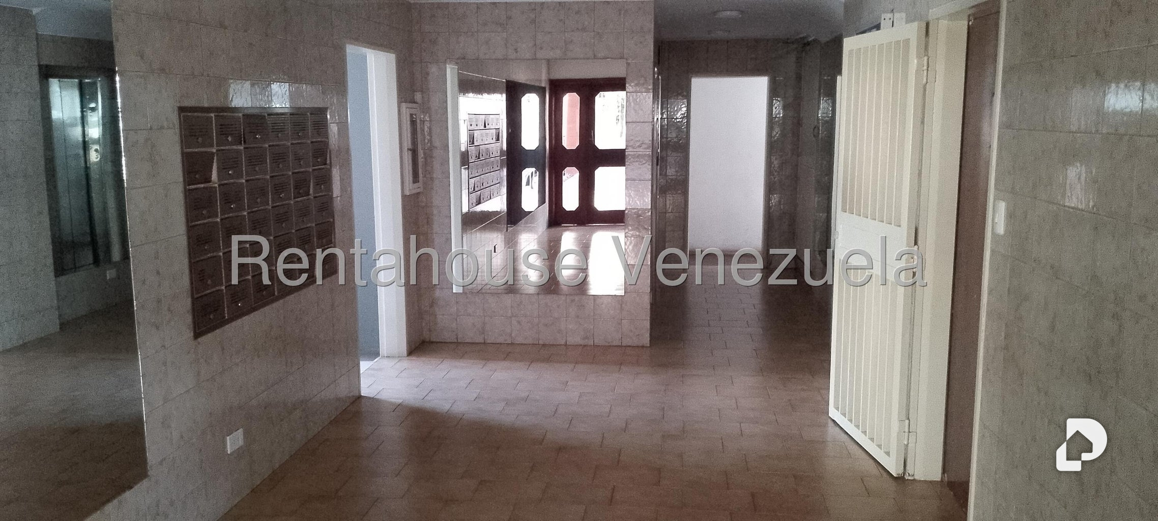 Apartamento en La Urbina, Caracas – 24