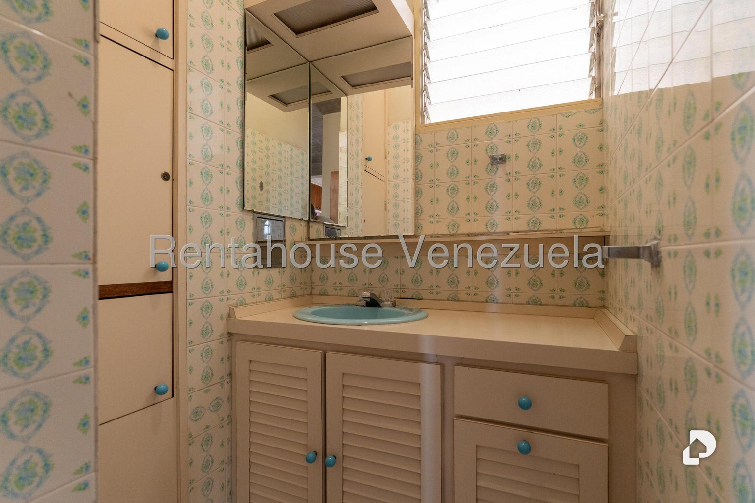 Casa en Alto Prado, Caracas – 24