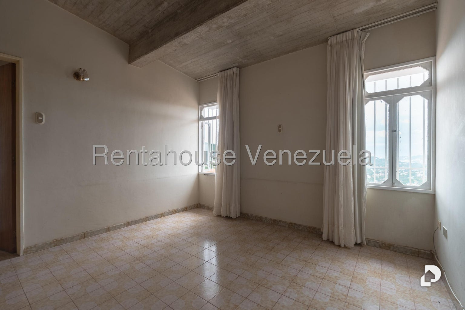 Casa en Alto Prado, Caracas – 22