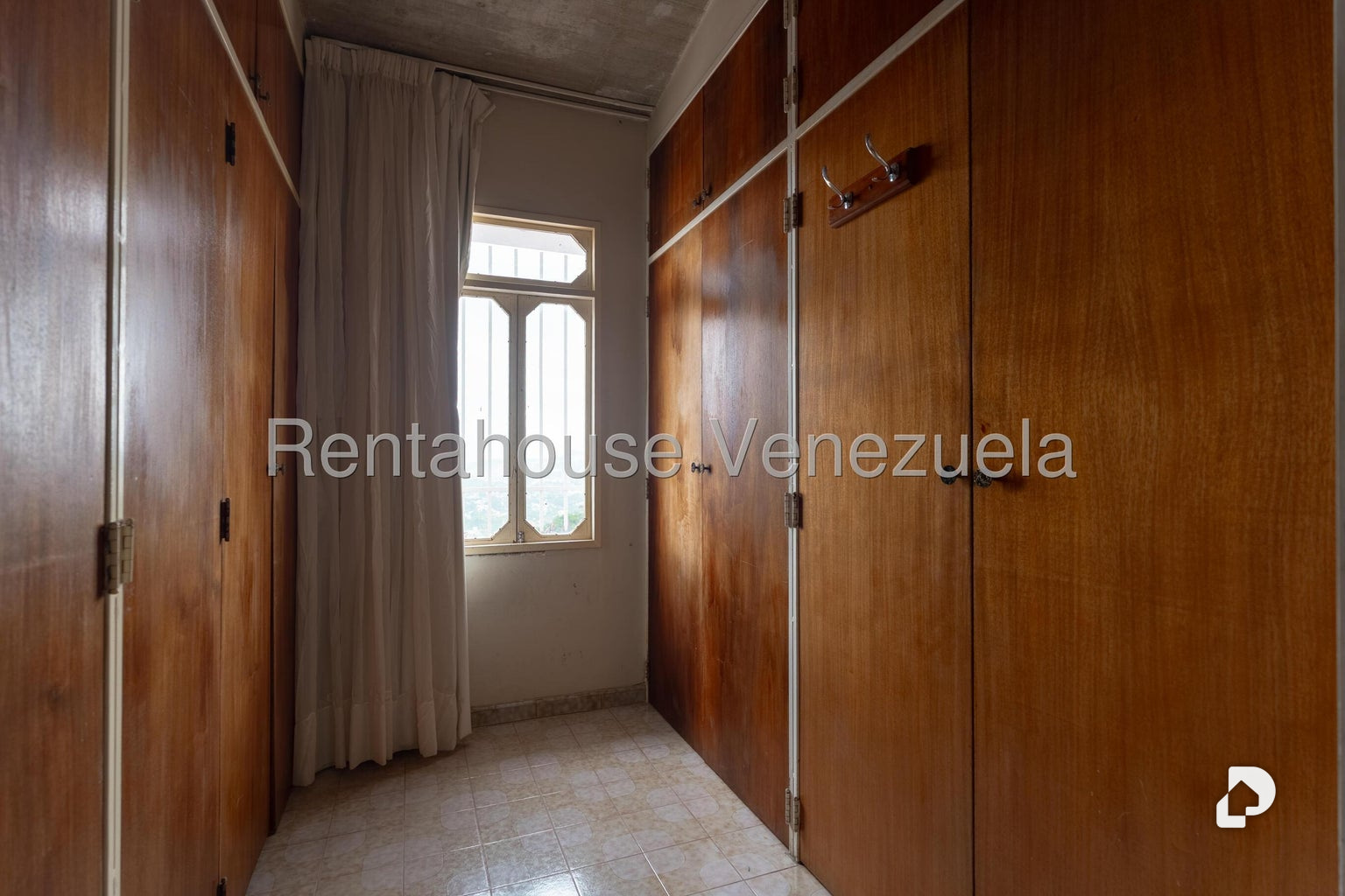 Casa en Alto Prado, Caracas – 23