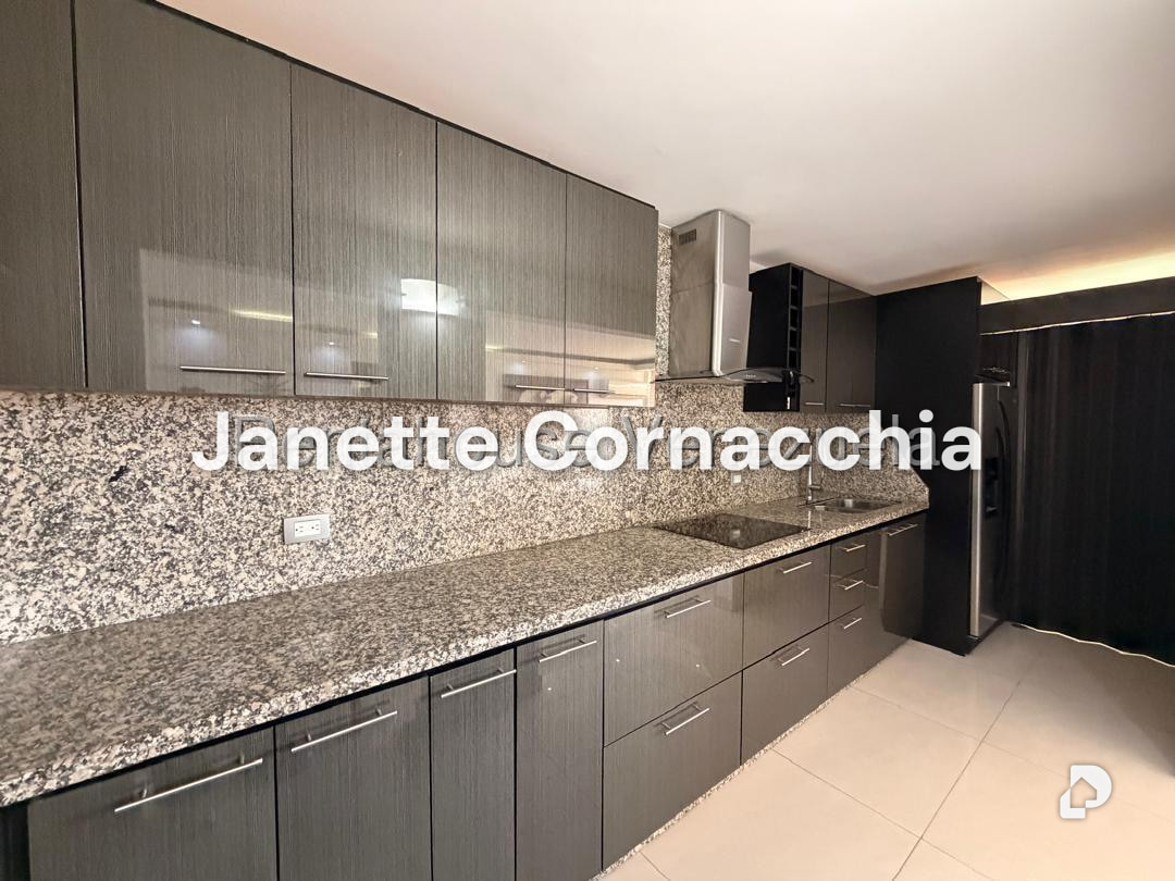 Apartamento en Colinas de La Tahona, Caracas