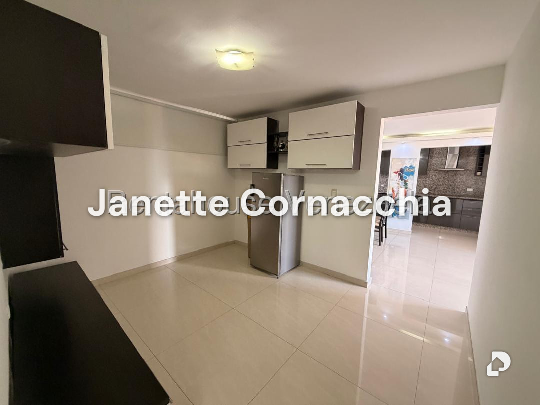 Apartamento en Colinas de La Tahona, Caracas
