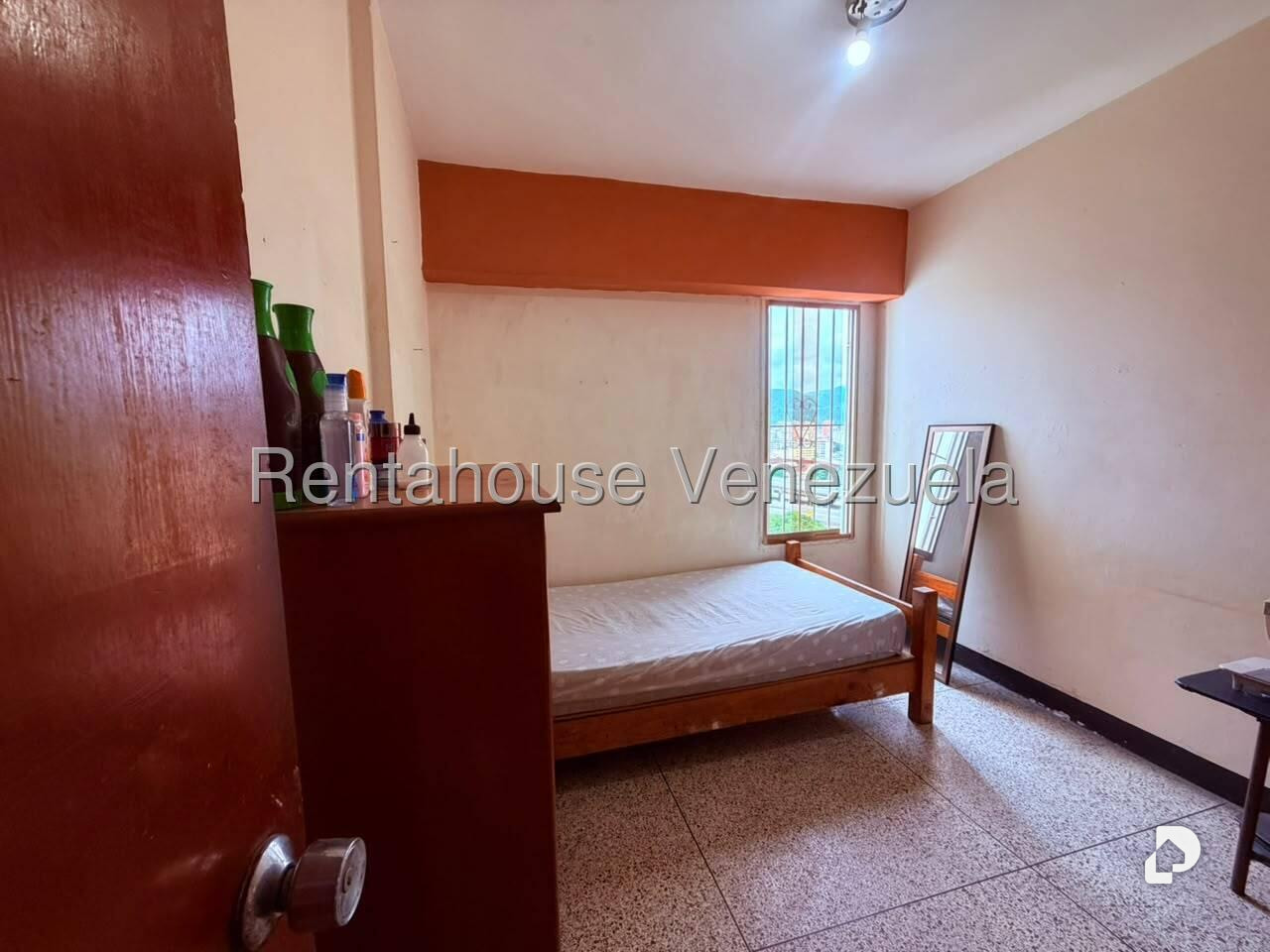 Apartamento en San Martín, Caracas – 13