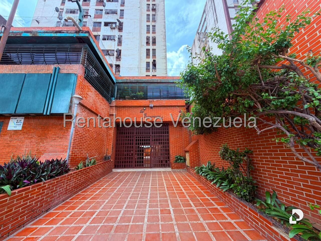 Apartamento en San Martín, Caracas – 1