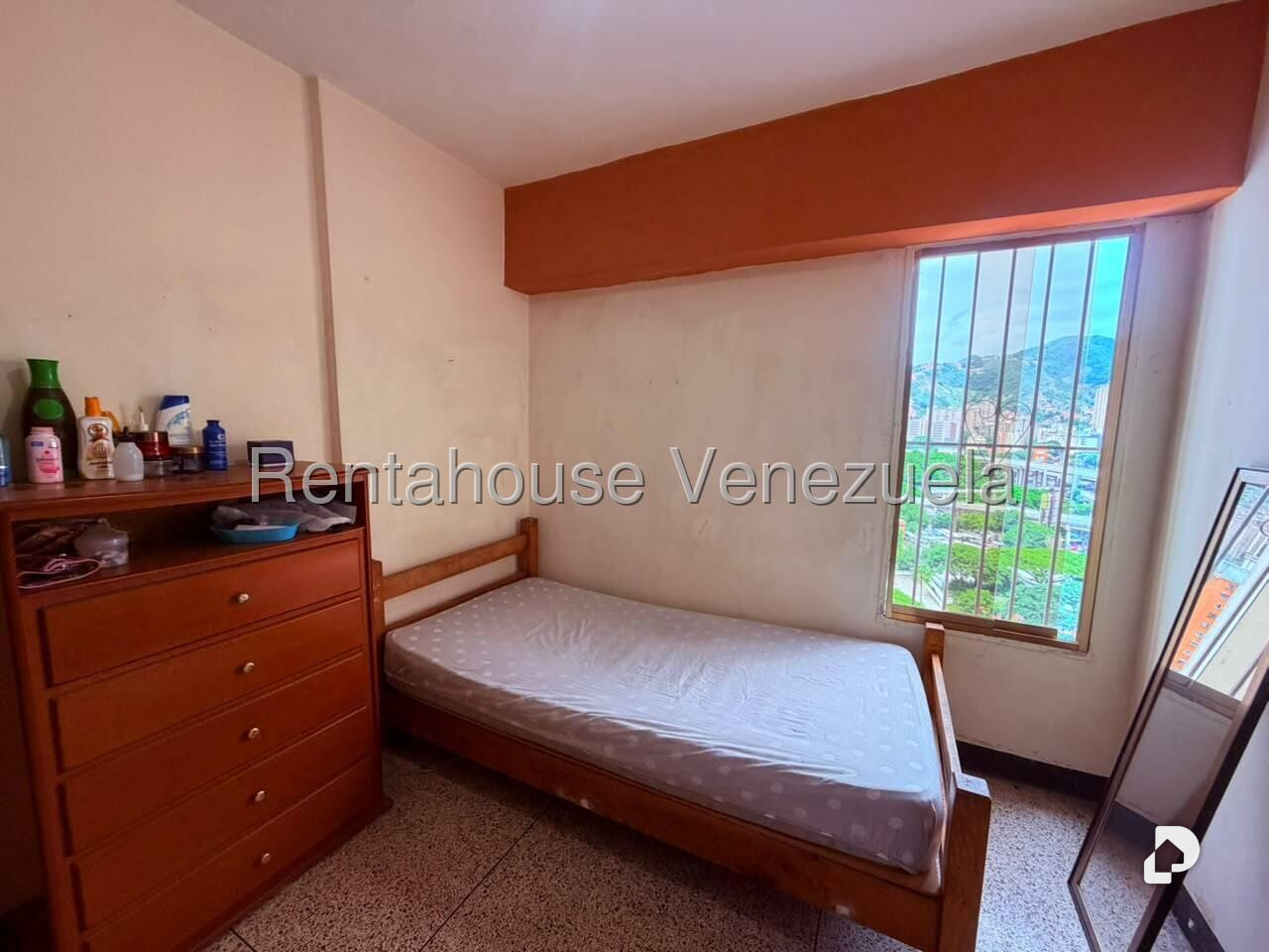 Apartamento en San Martín, Caracas – 14