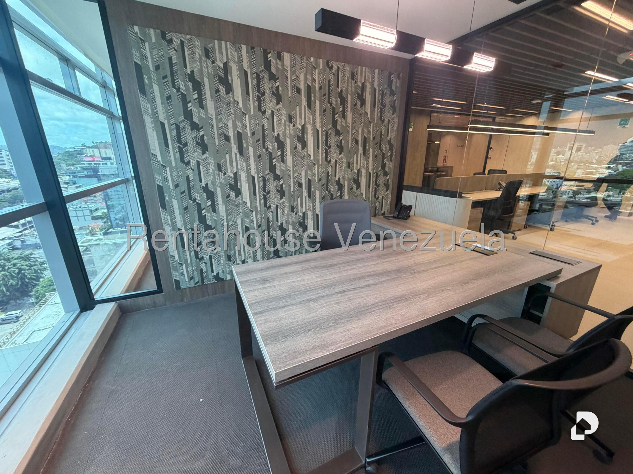 Oficina en Las Mercedes, Caracas – 24