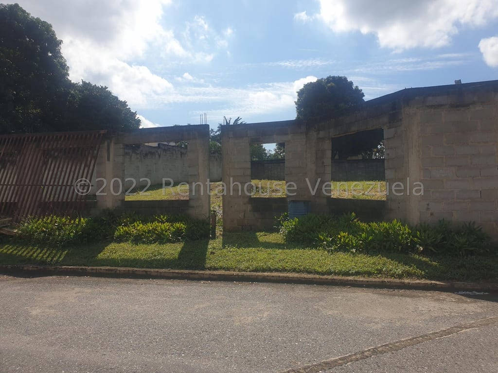 Terreno en Colinas de Guataparo, Valencia - 1