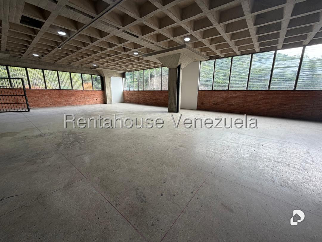 Local comercial en El Valle, Caracas – 17