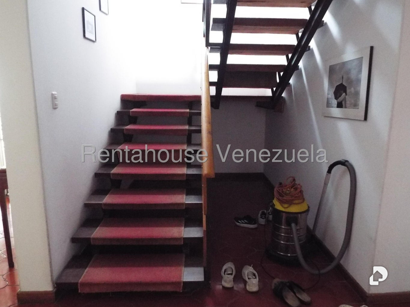 Casa en Lomas De La Trinidad, Caracas – 17