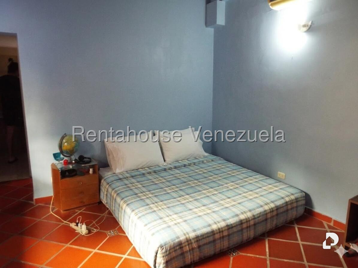Casa en Lomas De La Trinidad, Caracas – 25