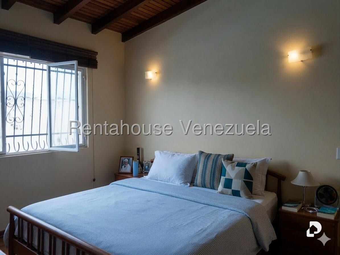 Casa en Lomas De La Trinidad, Caracas – 19