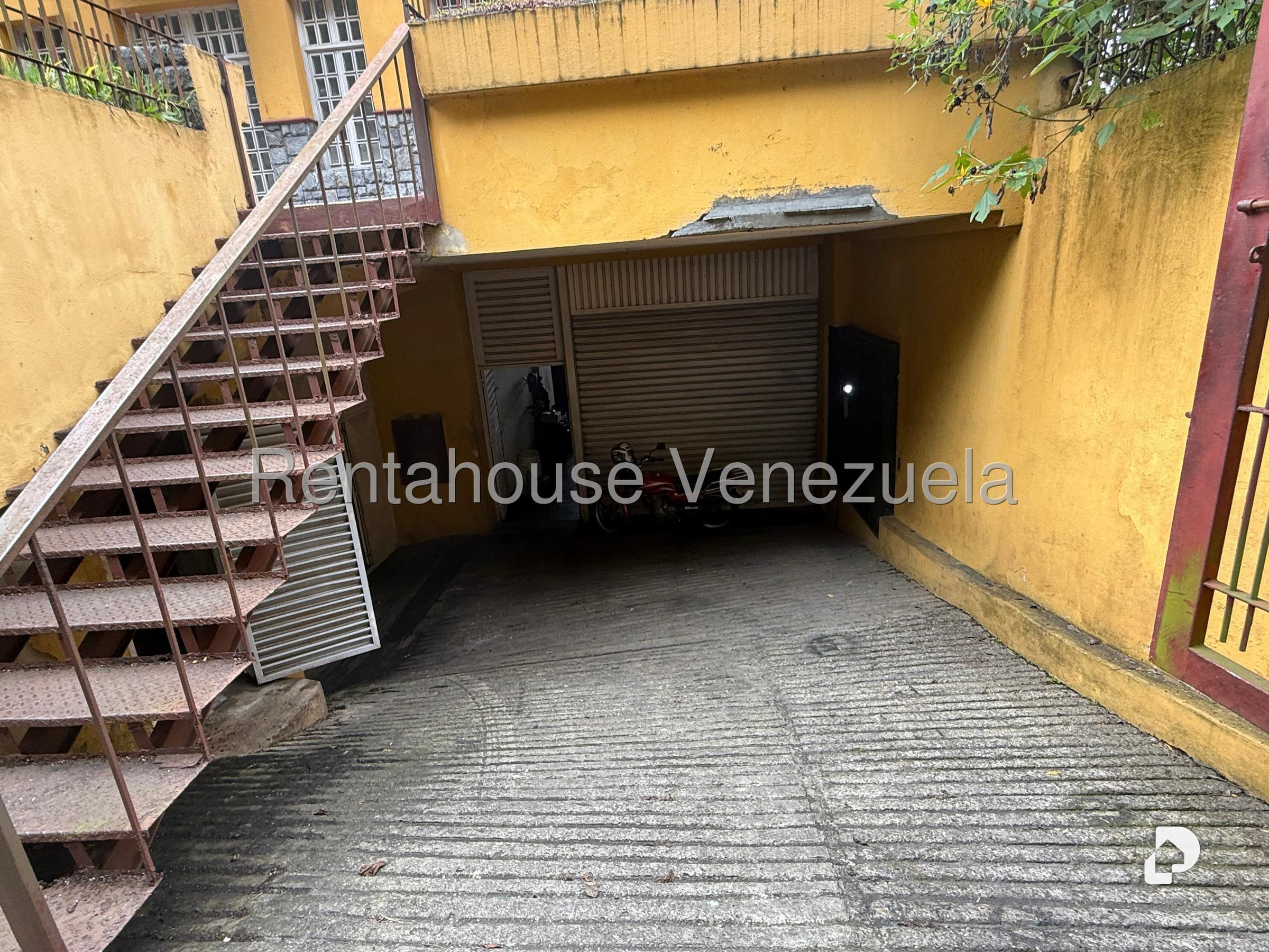 Edificio en El Junquito, Caracas