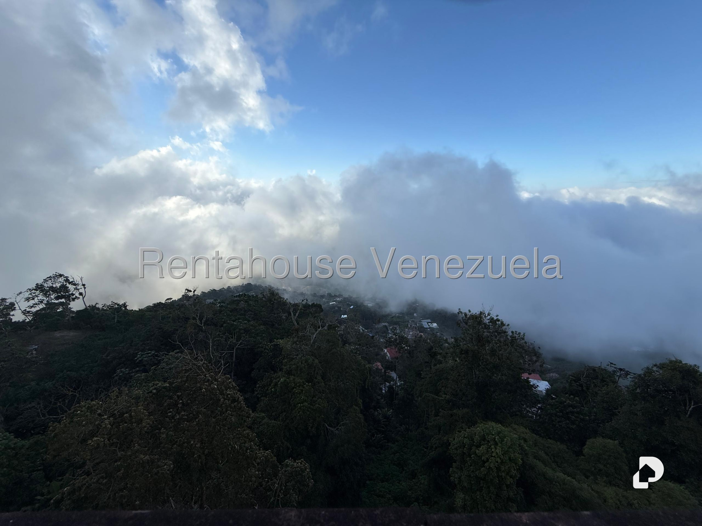 Edificio en El Junquito, Caracas
