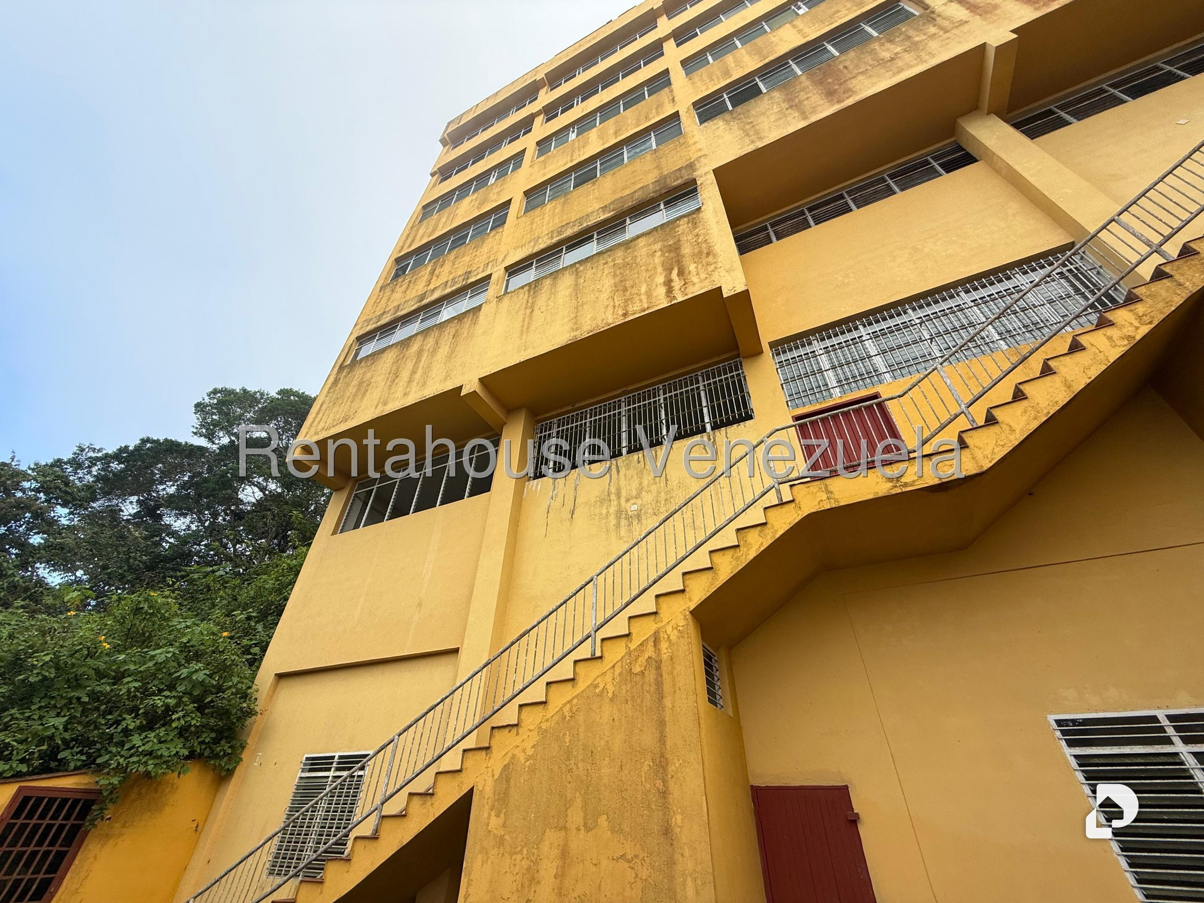 Edificio en El Junquito, Caracas