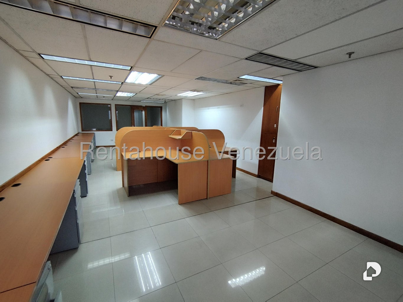 Oficina en Plaza Venezuela, Caracas – 11