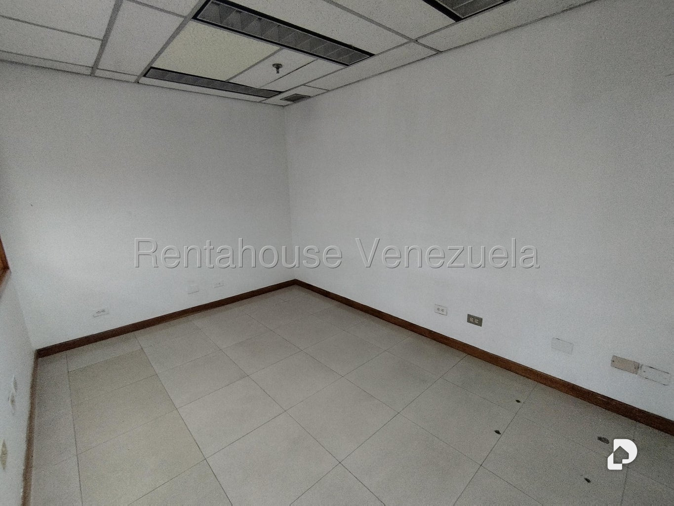 Oficina en Plaza Venezuela, Caracas – 15