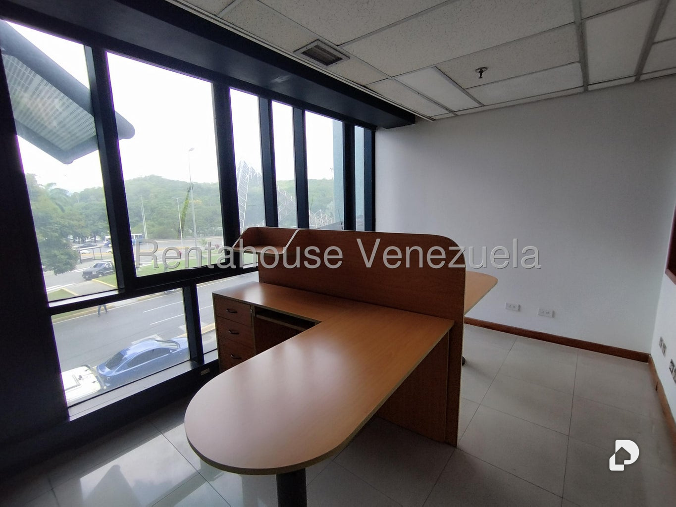 Oficina en Plaza Venezuela, Caracas – 16