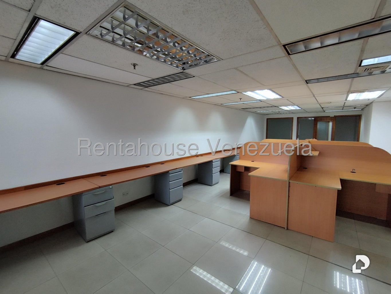 Oficina en Plaza Venezuela, Caracas – 12