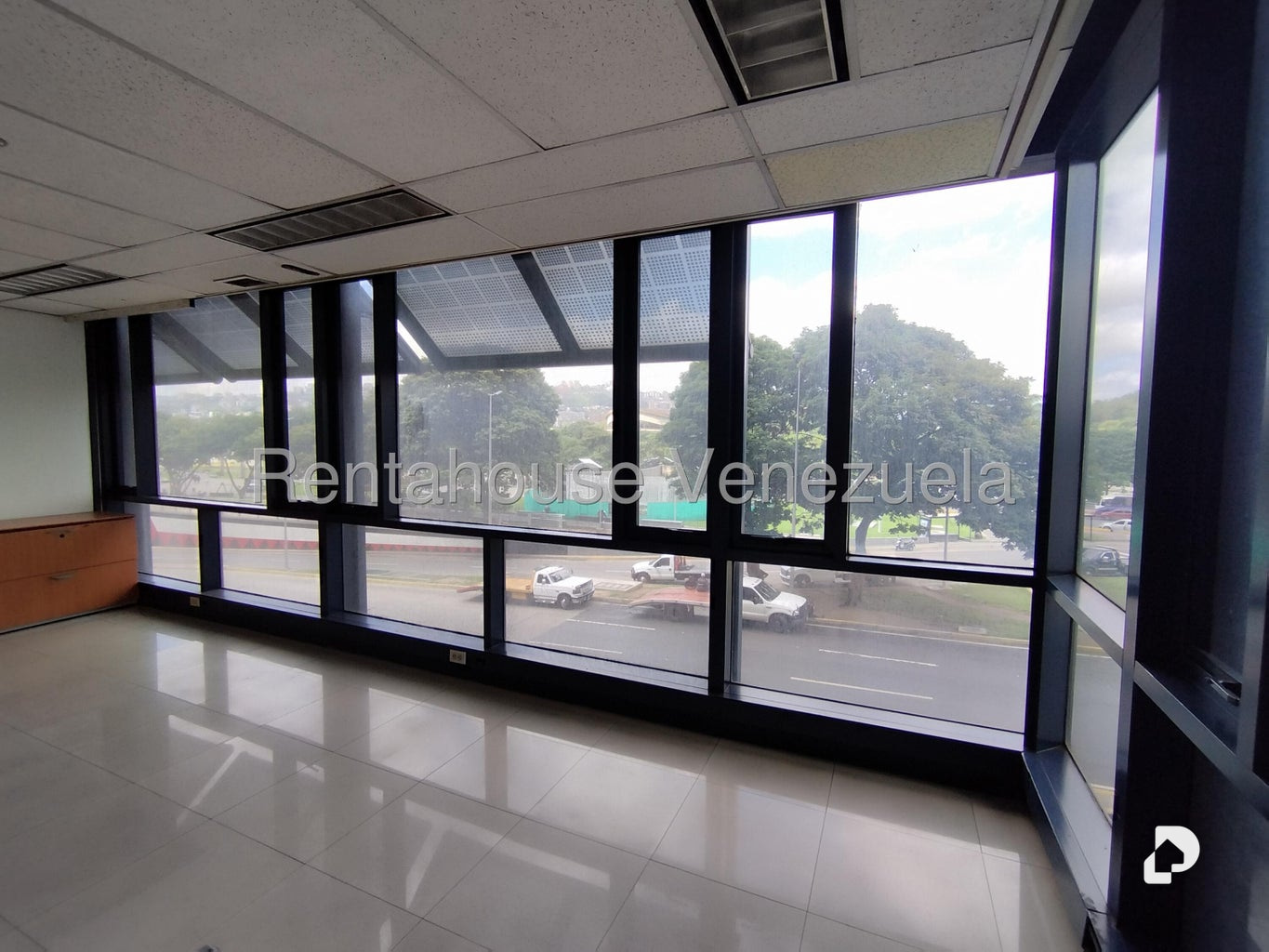 Oficina en Plaza Venezuela, Caracas – 10