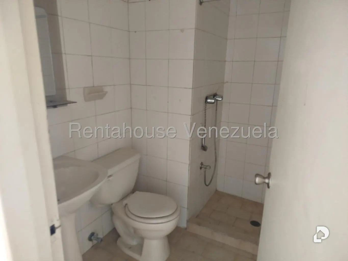 Apartamento en Lomas De La Trinidad, Caracas – 11